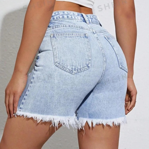 Ultra High-Waisted Distressed Light Wash Denim Shorts Size 28 - Picture 2 of 6